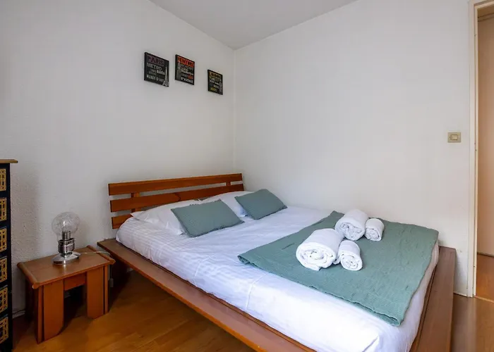 Parenthese De Bonheur - 600 M De La *